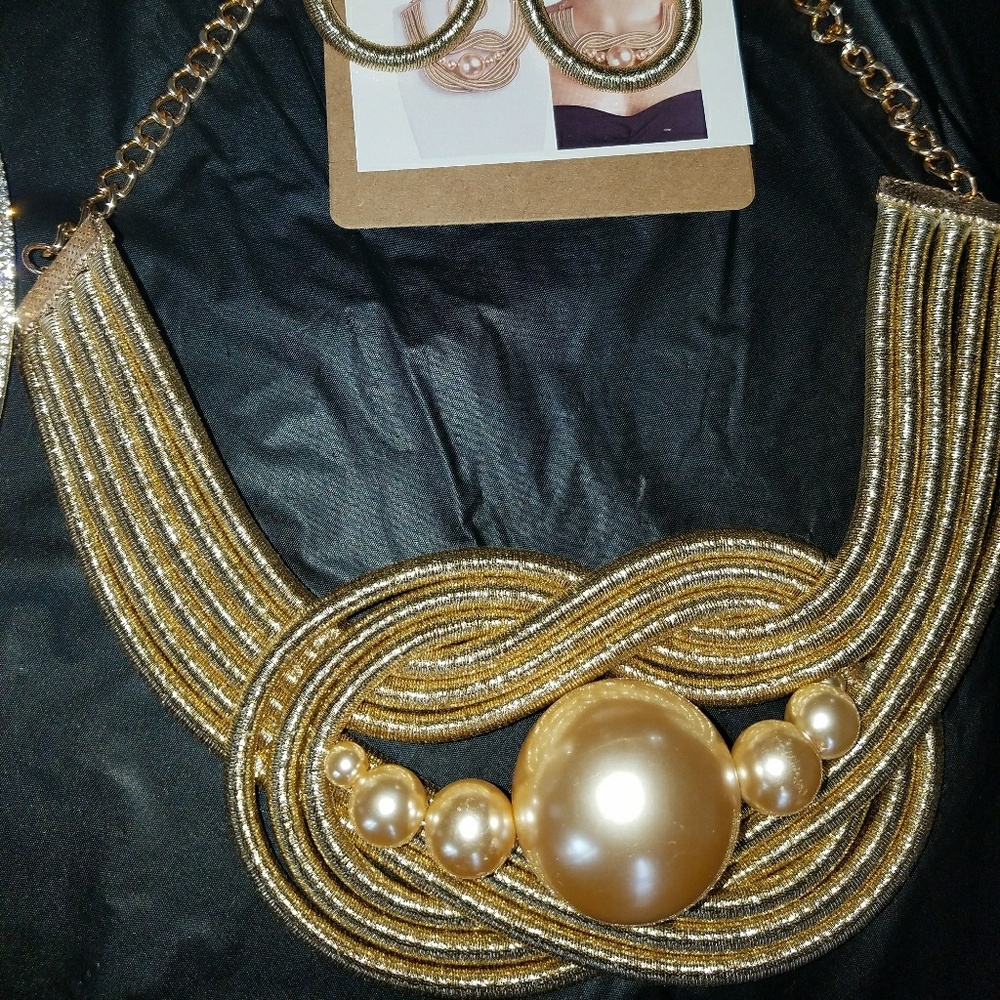 Gold Pearl Necklace